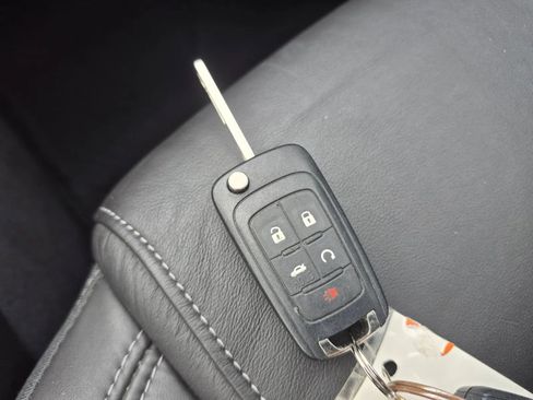 Used 2016 Buick LaCrosse Leather FWD image 31