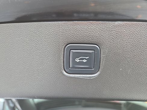 Used 2023 Chevrolet Blazer RS w/ Enhanced Convenience Package image 39