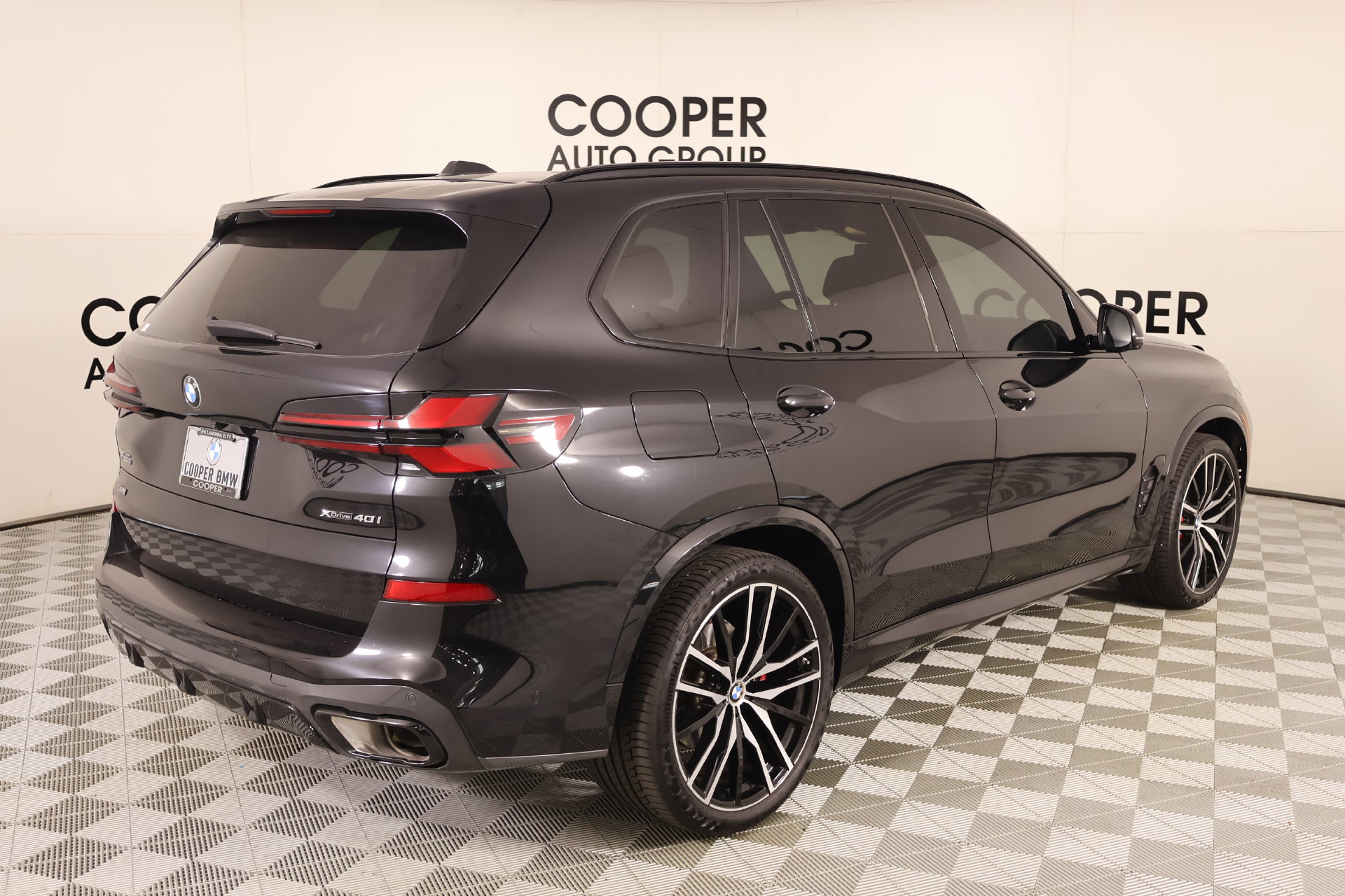 Used 2024 BMW X5 xDrive40i w/ Executive Package AWD/4WD image 22