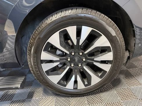 Used 2025 Ford Expedition Max Platinum w/ Driver's Package AWD/4WD image 44