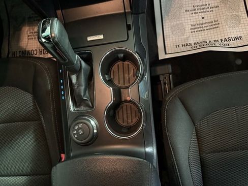 Used 2016 Ford Explorer XLT image 49