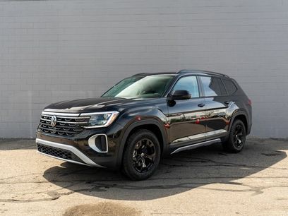 New 2025 Volkswagen Atlas Peak Edition SE