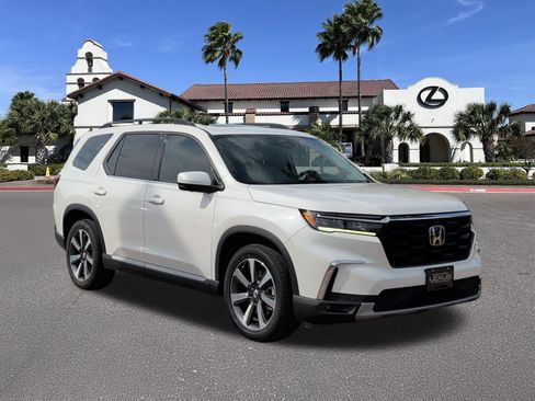 Used 2025 Honda Pilot Elite image 1