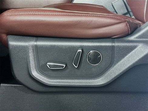 Used 2022 Ford Expedition Max Limited image 22