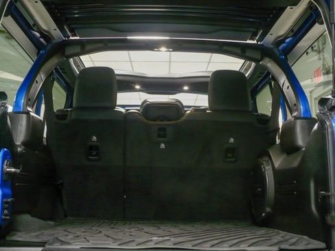 Certified 2024 Jeep Wrangler Unlimited Rubicon w/ Technology Group image 7