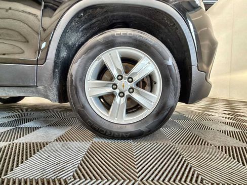 Used 2020 Chevrolet Trax LS AWD/4WD image 18