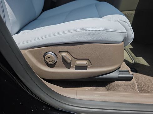 New 2026 Genesis GV70 2.5T Advanced AWD/4WD image 35