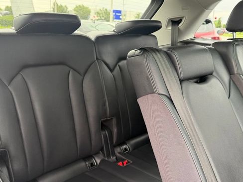Used 2019 Audi Q7 3.0T Premium AWD/4WD image 19