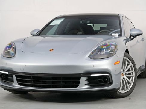 Used 2018 Porsche Panamera 4 image 3