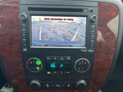 Used 2013 Chevrolet Tahoe LTZ image 19