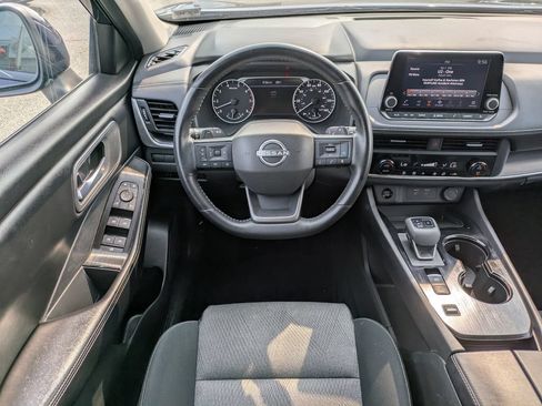 Certified 2025 Nissan Rogue SV FWD image 17
