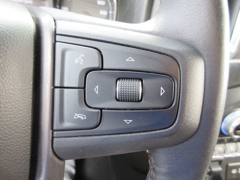 Certified 2020 GMC Sierra 1500 AT4 w/ AT4 Premium Package image 31