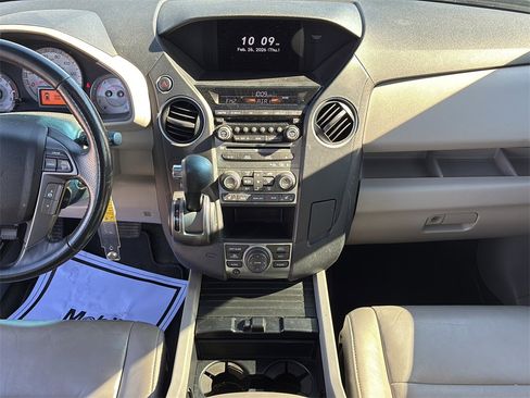 Used 2015 Honda Pilot Touring image 32