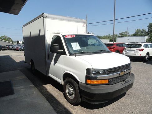 Used 2019 Chevrolet Express 3500 w/ Power Convenience Package RWD image 5