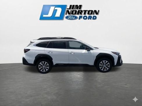 Used 2024 Subaru Outback Premium AWD/4WD image 10