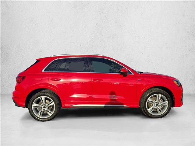 Used 2022 Audi Q3 2.0T Premium w/ Convenience Package AWD/4WD image 4