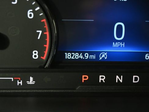 Used 2024 Ford Explorer XLT AWD/4WD image 26