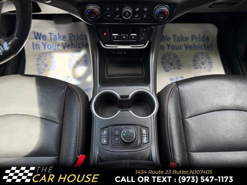Used 2021 GMC Terrain SLT w/ Infotainment Package II AWD/4WD image 27