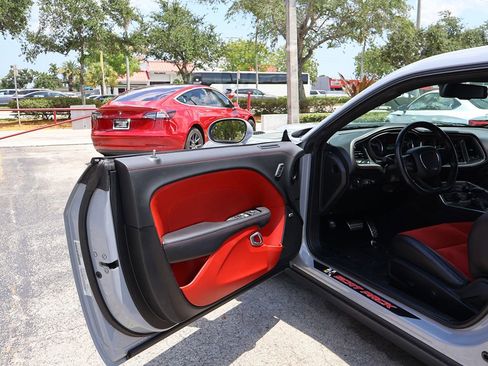 Used 2022 Dodge Challenger R/T Scat Pack RWD image 23
