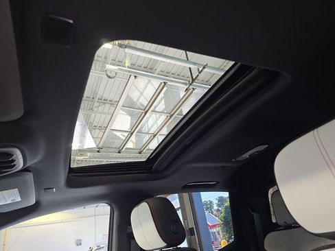 Used 2024 GMC Canyon AT4X image 30