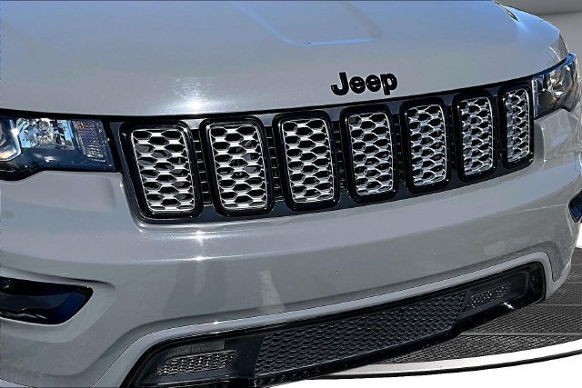 Used 2021 Jeep Grand Cherokee Laredo X AWD/4WD image 32