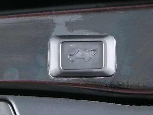 Used 2022 Toyota RAV4 XLE w/ Convenience Package FWD image 30