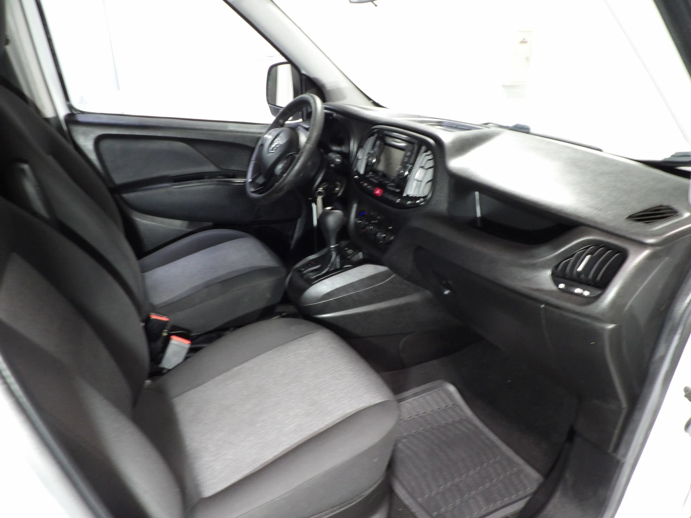 Used 2022 RAM ProMaster City Tradesman FWD image 11