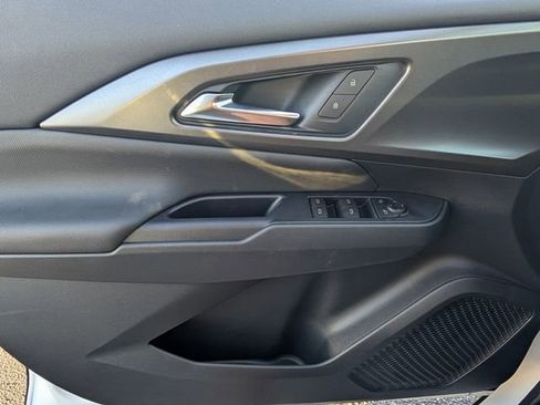 New 2026 Chevrolet Equinox EV LT image 12