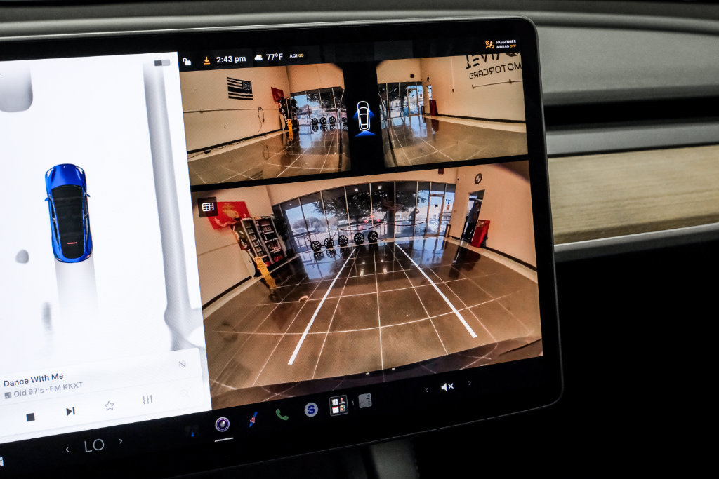 Used 2024 Tesla Model Y Long Range AWD/4WD image 18