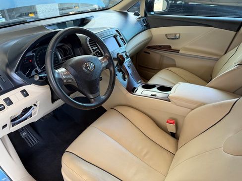 Used 2012 Toyota Venza Limited w/ Tow Pkg AWD/4WD image 7