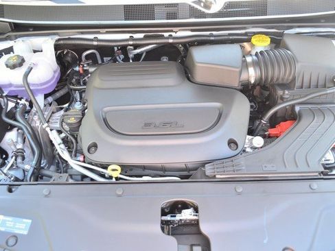 New 2026 Chrysler Pacifica Select image 38