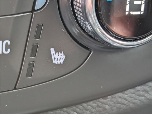 Used 2023 Chevrolet Traverse RS image 27