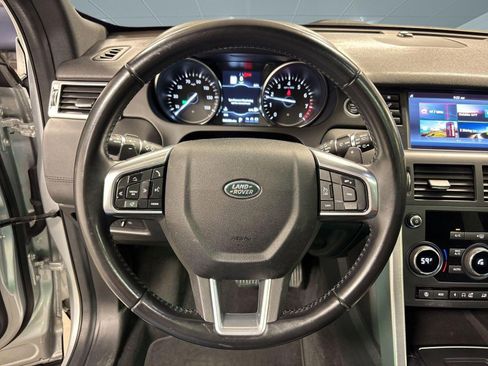 Used 2018 Land Rover Discovery Sport HSE image 17