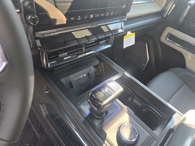 New 2026 GMC Hummer EV SUV w/ LPO, Dark Essentials Package AWD/4WD image 15