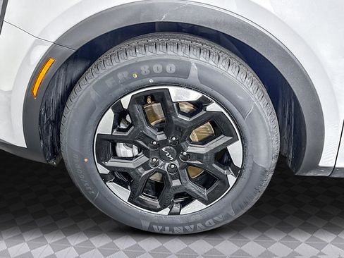 Used 2024 Kia Sorento S image 33