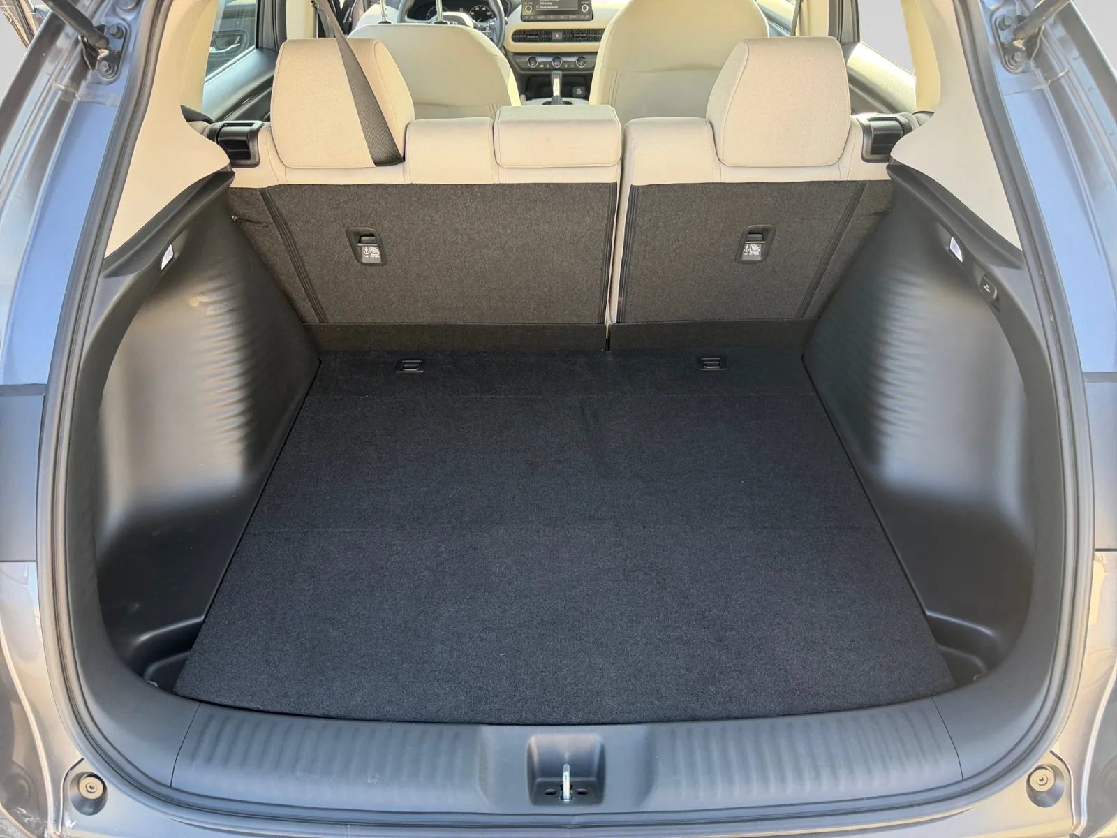 Used 2025 Honda HR-V LX image 27