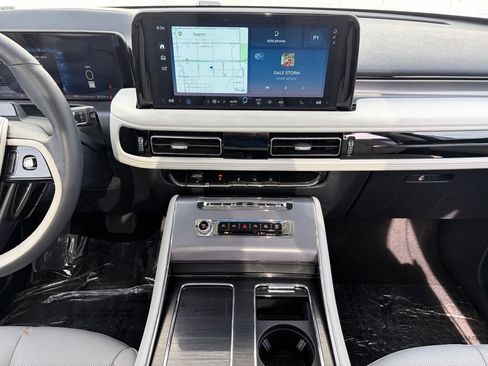 New 2026 Lincoln Aviator AWD image 24