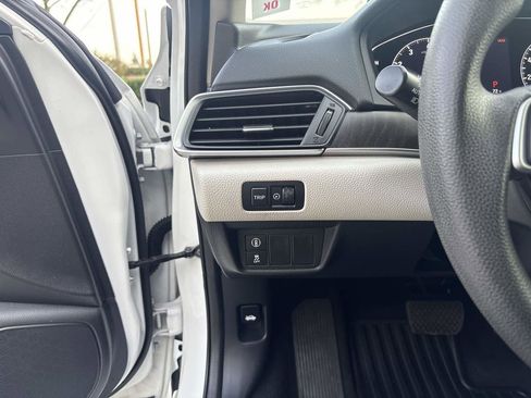 Used 2018 Honda Accord EX image 21