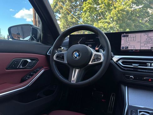 Used 2024 BMW 330i Sedan w/ M Sport Package RWD image 17