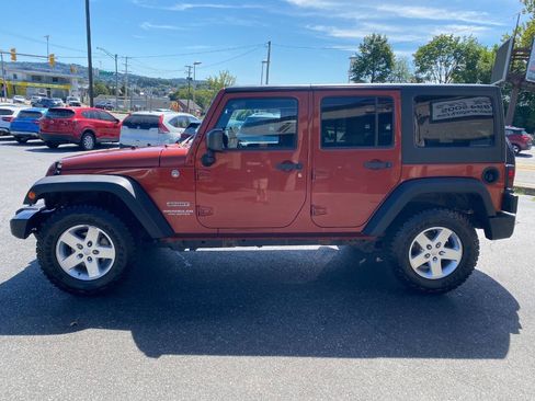 Used 2014 Jeep Wrangler Unlimited Sport w/ Quick Order Package 24S AWD/4WD image 6