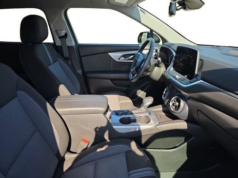 Used 2024 Chevrolet Blazer LT w/ Convenience Package FWD image 17