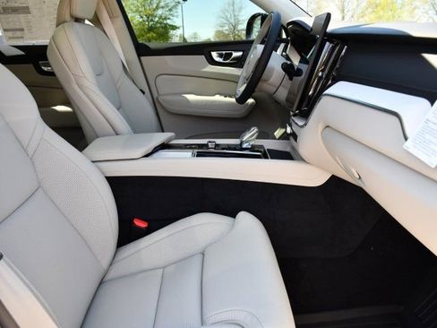 New 2026 Volvo XC60 T8 Ultra w/ Protection Package Premier AWD/4WD image 29