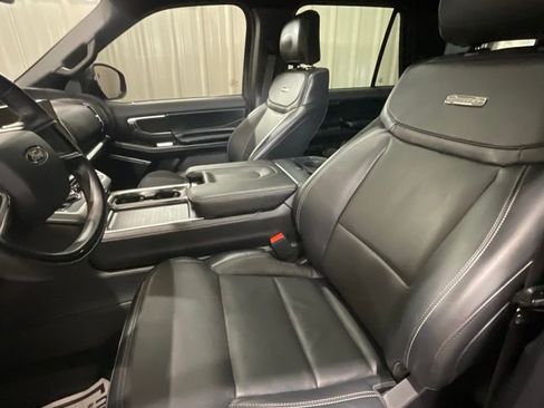 Used 2025 Ford Expedition Platinum w/ Stealth Performance Package AWD/4WD image 9