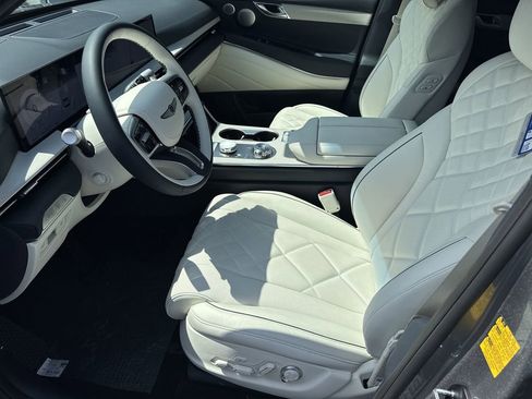New 2025 Genesis GV80 3.5T Prestige image 9