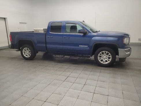 Used 2017 GMC Sierra 1500 SLE w/ SLE Value Package AWD/4WD image 11
