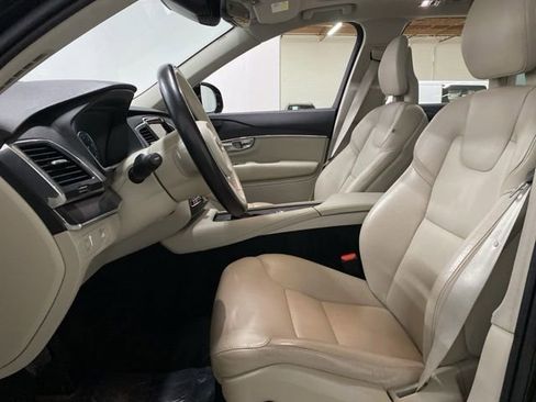Used 2020 Volvo XC90 T5 Momentum image 17