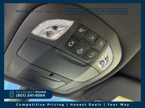 New 2026 Chrysler Pacifica Select image 21