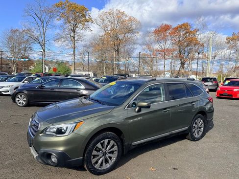 Used 2017 Subaru Outback 2.5i Touring image 1