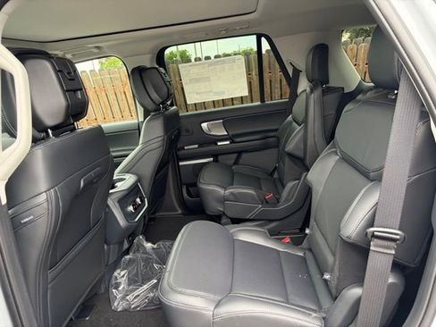 New 2026 Ford Expedition Platinum AWD/4WD image 6