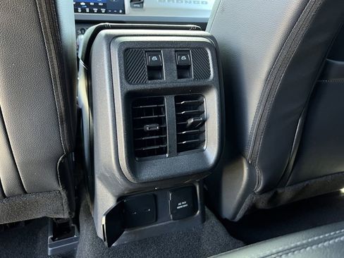 Used 2025 Ford Bronco Outer Banks image 28